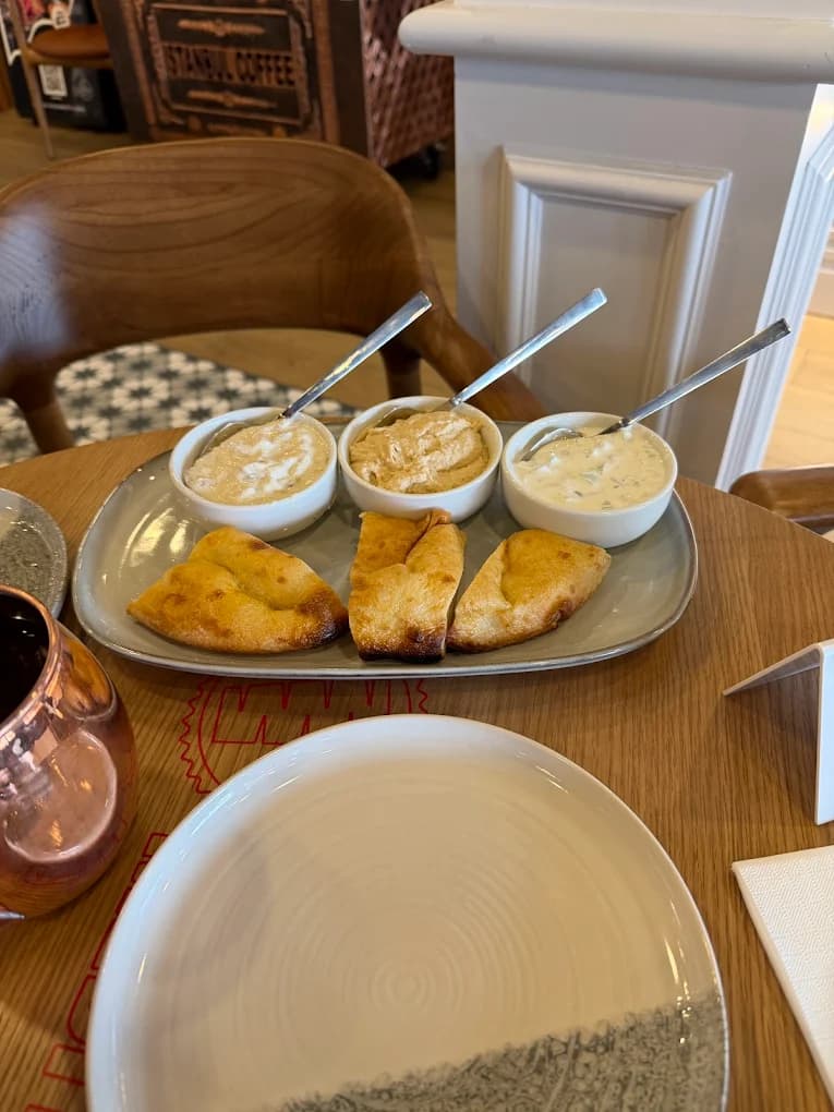 Appetizer sampler plate