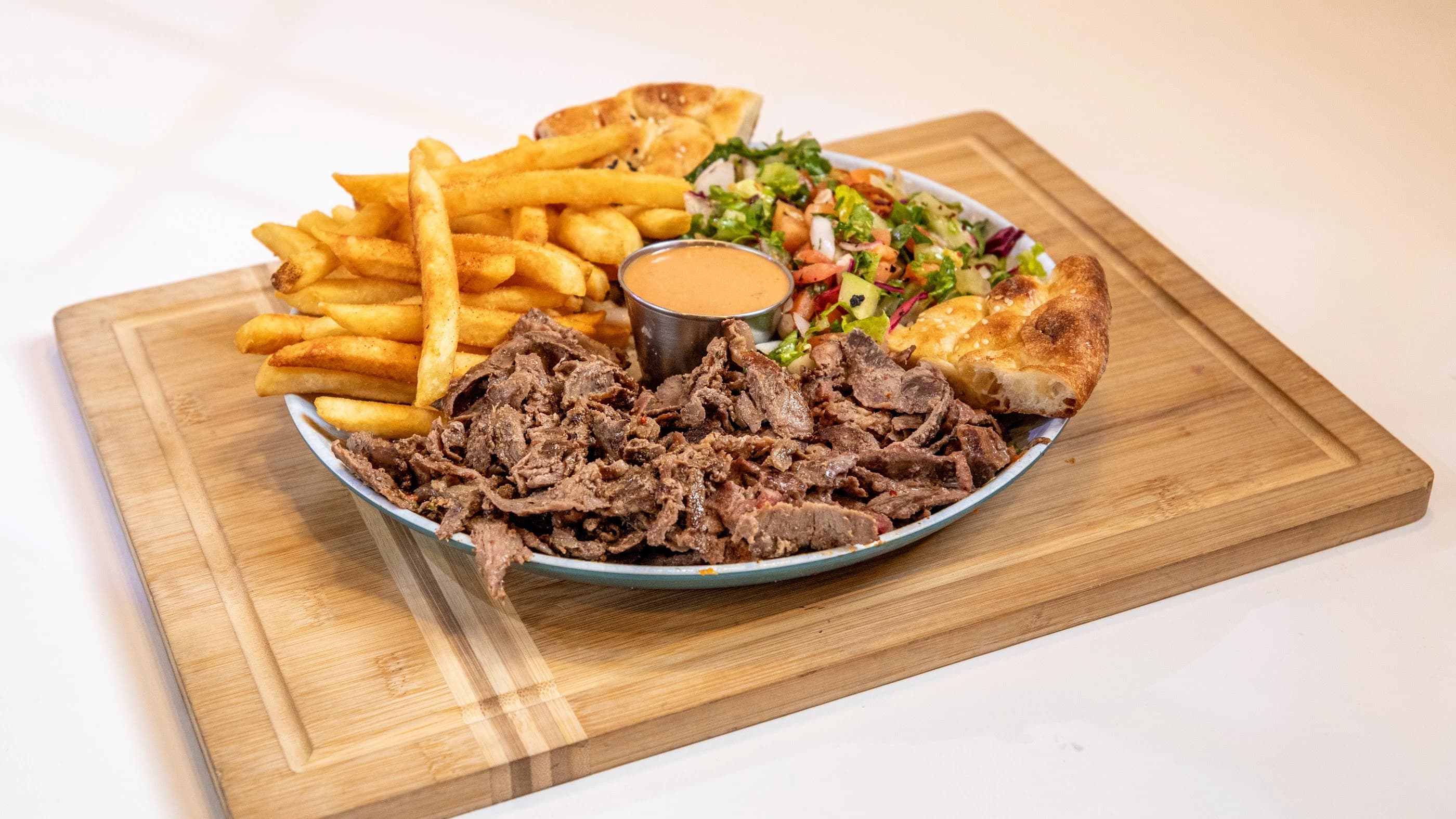 Beef & Lamb Döner (Shawarma) Fries Bowl