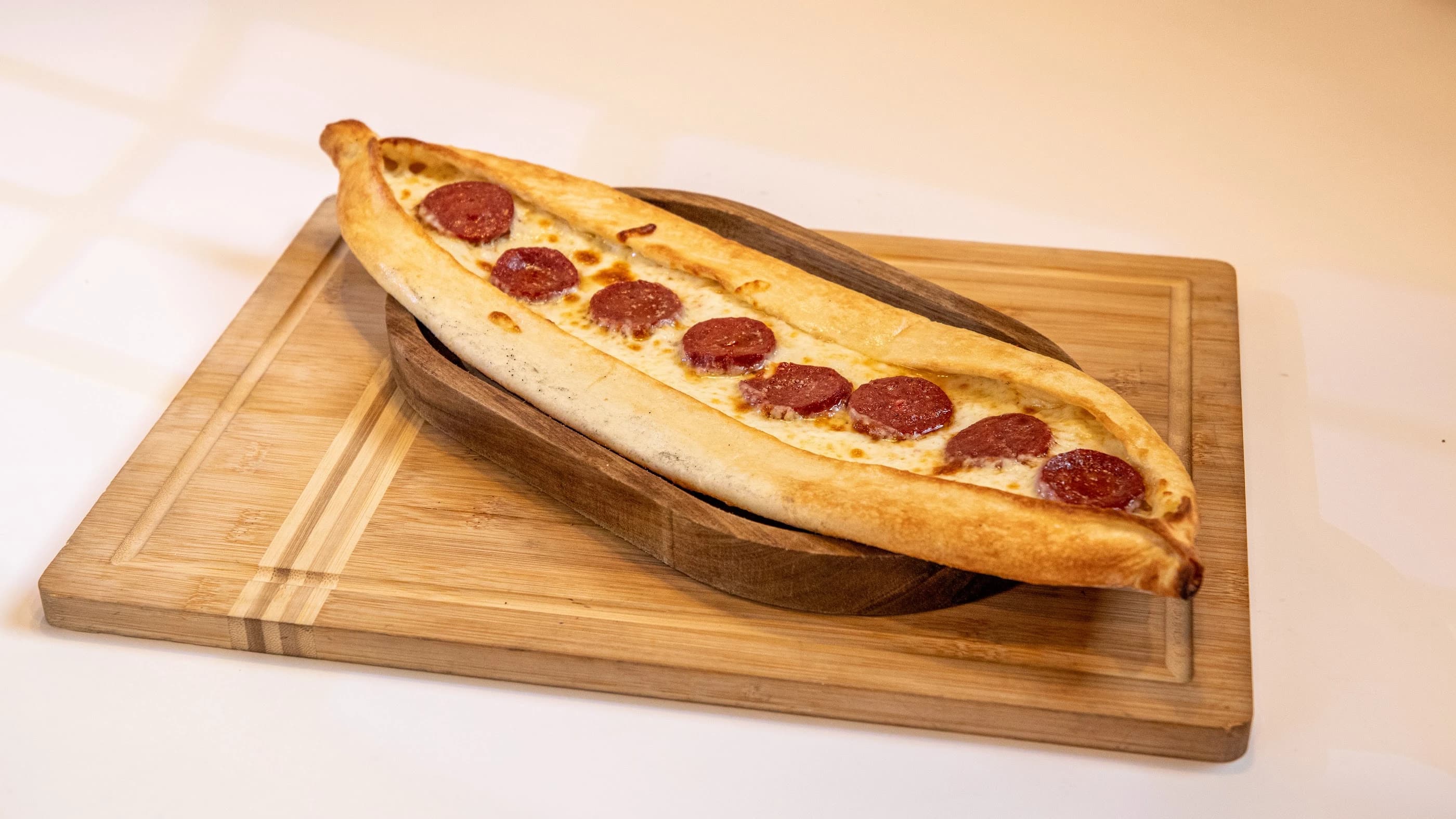 Sujuk & Cheese Pide